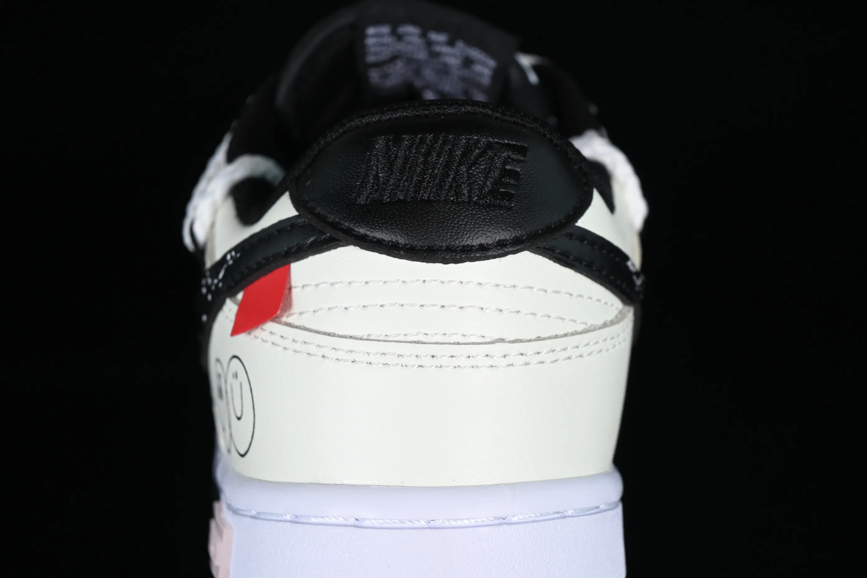 All categories Nk SB Dunk series Nk SB Dunk Low low-top sneakers Nk Dunk Low Panda Prank Love Smiley Face Panda Splash Ink SB strap low-top casual sneakers DD1391-100